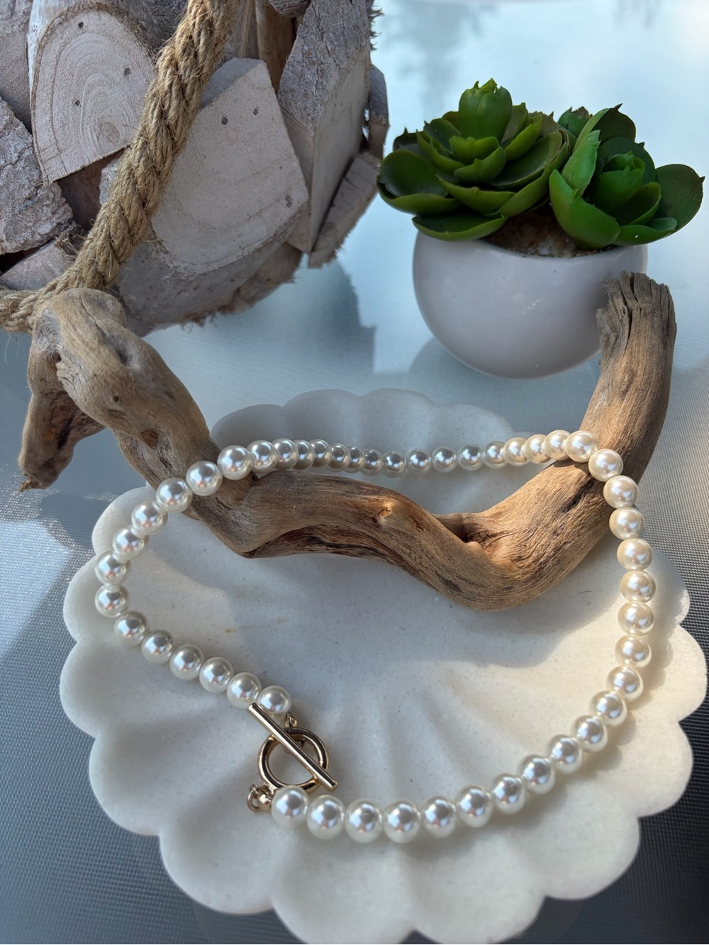 Pearl Beaded Necklace with Gold Toggle Clasp - White